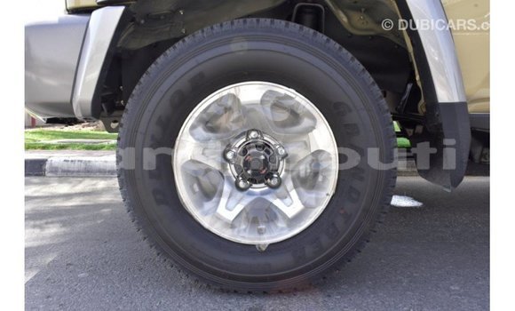 Acheter Import Voiture Toyota Land Cruiser Beige à Import - Dubai, Ali Sabieh Region Acheter Import Voiture Toyota Land Cruiser Beige à Import - Dubai, Ali Sabieh Region