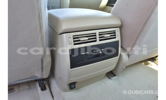 Acheter Import Voiture Toyota Land Cruiser Blanc à Import - Dubai, Ali Sabieh Region Acheter Import Voiture Toyota Land Cruiser Blanc à Import - Dubai, Ali Sabieh Region