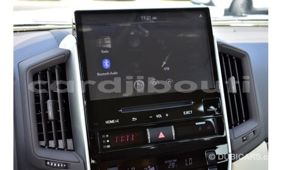 Acheter Import Voiture Toyota Land Cruiser Blanc à Import - Dubai, Ali Sabieh Region Acheter Import Voiture Toyota Land Cruiser Blanc à Import - Dubai, Ali Sabieh Region