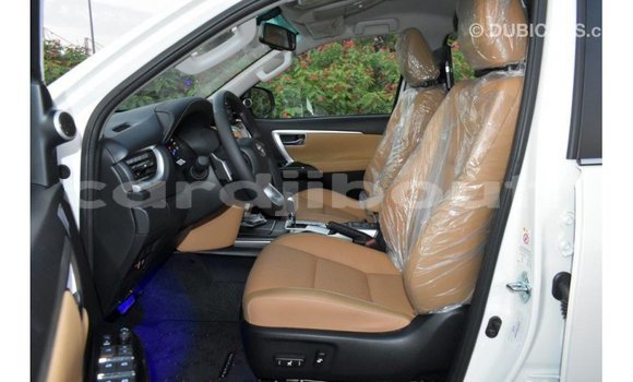 Acheter Import Voiture Toyota Fortuner Blanc à Import - Dubai, Ali Sabieh Region Acheter Import Voiture Toyota Fortuner Blanc à Import - Dubai, Ali Sabieh Region