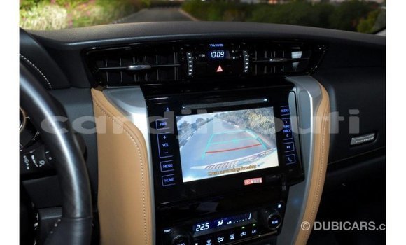 Acheter Import Voiture Toyota Fortuner Blanc à Import - Dubai, Ali Sabieh Region Acheter Import Voiture Toyota Fortuner Blanc à Import - Dubai, Ali Sabieh Region