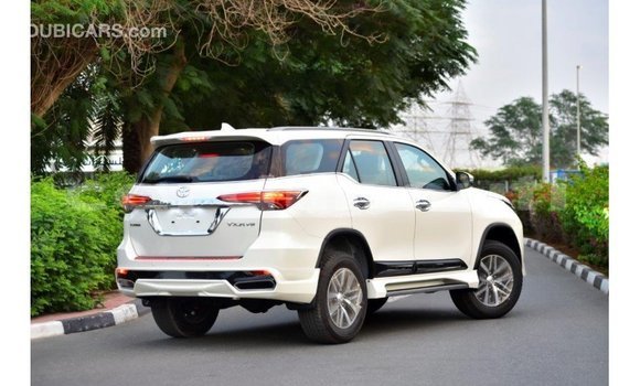 Acheter Import Voiture Toyota Fortuner Blanc à Import - Dubai, Ali Sabieh Region Acheter Import Voiture Toyota Fortuner Blanc à Import - Dubai, Ali Sabieh Region