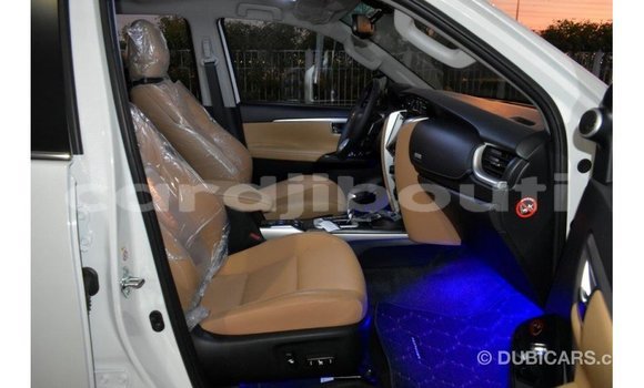 Acheter Import Voiture Toyota Fortuner Blanc à Import - Dubai, Ali Sabieh Region Acheter Import Voiture Toyota Fortuner Blanc à Import - Dubai, Ali Sabieh Region