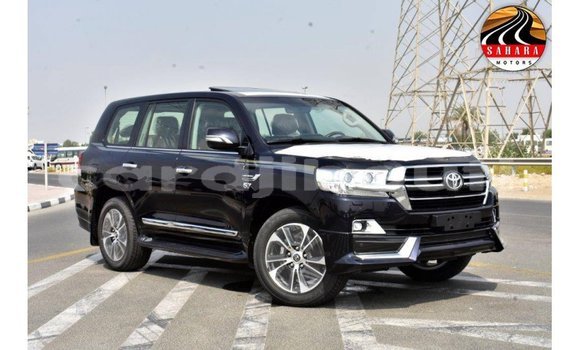 Acheter Import Voiture Toyota Land Cruiser Noir à Import - Dubai, Ali Sabieh Region Acheter Import Voiture Toyota Land Cruiser Noir à Import - Dubai, Ali Sabieh Region