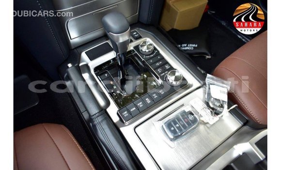 Acheter Import Voiture Toyota Land Cruiser Noir à Import - Dubai, Ali Sabieh Region Acheter Import Voiture Toyota Land Cruiser Noir à Import - Dubai, Ali Sabieh Region