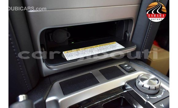 Acheter Import Voiture Toyota Land Cruiser Noir à Import - Dubai, Ali Sabieh Region Acheter Import Voiture Toyota Land Cruiser Noir à Import - Dubai, Ali Sabieh Region