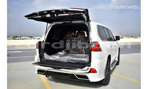 Acheter Import Voiture Lexus LX Blanc à Import - Dubai, Ali Sabieh Region Acheter Import Voiture Lexus LX Blanc à Import - Dubai, Ali Sabieh Region