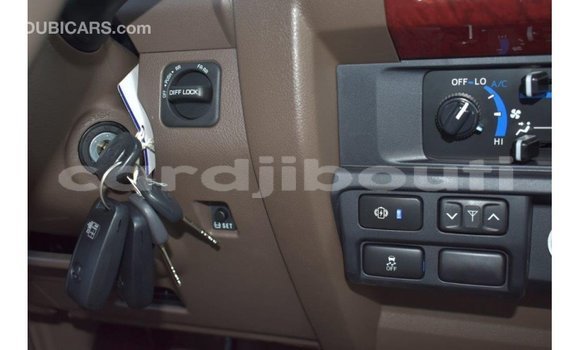Acheter Import Voiture Toyota Land Cruiser Beige à Import - Dubai, Ali Sabieh Region Acheter Import Voiture Toyota Land Cruiser Beige à Import - Dubai, Ali Sabieh Region