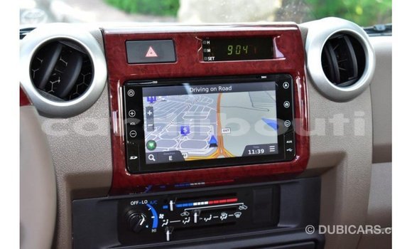 Acheter Import Voiture Toyota Land Cruiser Beige à Import - Dubai, Ali Sabieh Region Acheter Import Voiture Toyota Land Cruiser Beige à Import - Dubai, Ali Sabieh Region