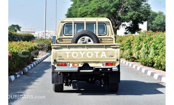 Acheter Import Voiture Toyota Land Cruiser Beige à Import - Dubai, Ali Sabieh Region Acheter Import Voiture Toyota Land Cruiser Beige à Import - Dubai, Ali Sabieh Region