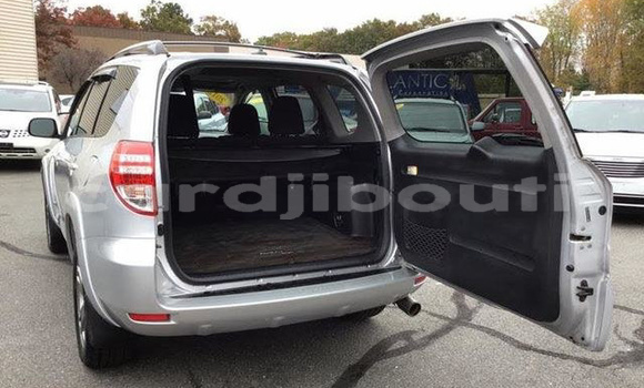 Acheter Occasion Voiture Toyota RAV4 Gris à Alaili Dadda, Obock Acheter Occasion Voiture Toyota RAV4 Gris à Alaili Dadda, Obock