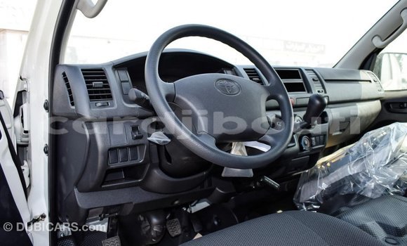 Acheter Import Voiture Toyota Hiace Blanc à Import - Dubai, Ali Sabieh Region Acheter Import Voiture Toyota Hiace Blanc à Import - Dubai, Ali Sabieh Region