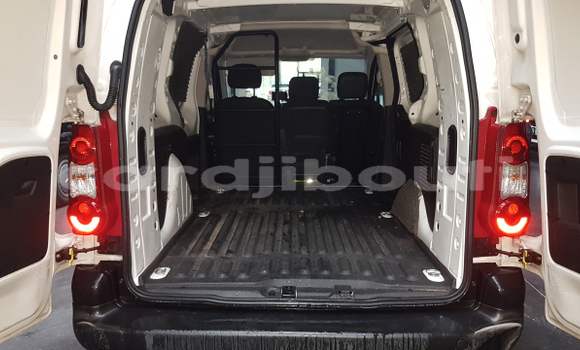 Acheter Occasion Utilitaire Citroen Berlingo Blanc à Dorra, Tadjourah Acheter Occasion Utilitaire Citroen Berlingo Blanc à Dorra, Tadjourah