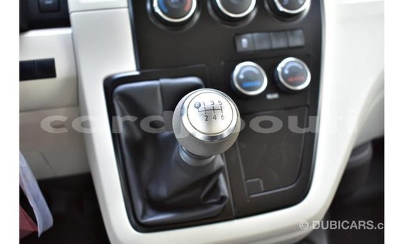 Acheter Import Voiture Toyota Hiace Blanc à Import - Dubai, Ali Sabieh Region Acheter Import Voiture Toyota Hiace Blanc à Import - Dubai, Ali Sabieh Region