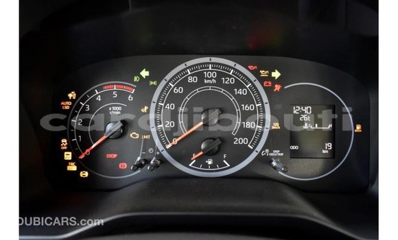 Acheter Import Voiture Toyota Hiace Blanc à Import - Dubai, Ali Sabieh Region Acheter Import Voiture Toyota Hiace Blanc à Import - Dubai, Ali Sabieh Region