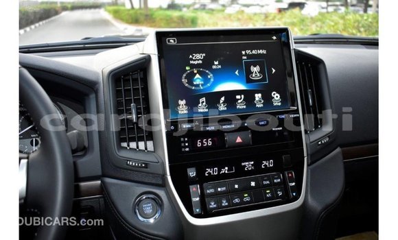 Acheter Import Voiture Toyota Land Cruiser Noir à Import - Dubai, Ali Sabieh Region Acheter Import Voiture Toyota Land Cruiser Noir à Import - Dubai, Ali Sabieh Region