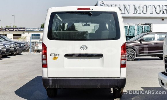 Acheter Import Voiture Toyota Hiace Blanc à Import - Dubai, Ali Sabieh Region Acheter Import Voiture Toyota Hiace Blanc à Import - Dubai, Ali Sabieh Region