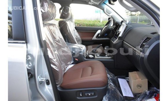 Acheter Import Voiture Toyota Land Cruiser Autre à Import - Dubai, Ali Sabieh Region Acheter Import Voiture Toyota Land Cruiser Autre à Import - Dubai, Ali Sabieh Region
