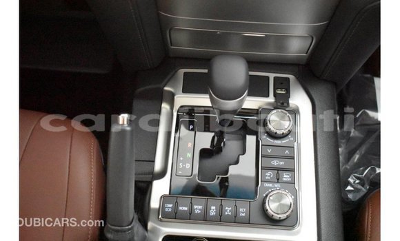 Acheter Import Voiture Toyota Land Cruiser Autre à Import - Dubai, Ali Sabieh Region Acheter Import Voiture Toyota Land Cruiser Autre à Import - Dubai, Ali Sabieh Region