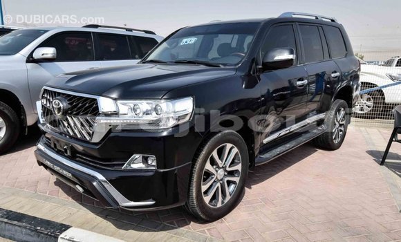 Acheter Import Voiture Toyota Land Cruiser Noir à Import - Dubai, Ali Sabieh Region Acheter Import Voiture Toyota Land Cruiser Noir à Import - Dubai, Ali Sabieh Region