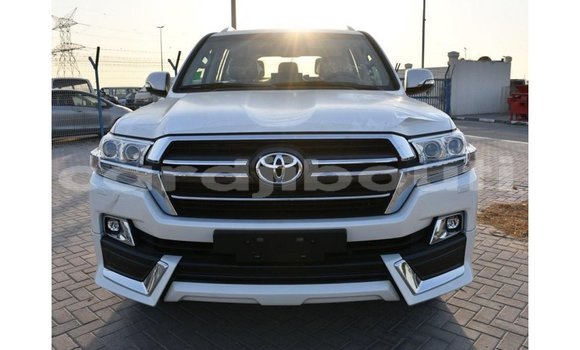 Buy Import Toyota Land Cruiser White Car in Import - Dubai in Ali Sabieh Region Buy Import Toyota Land Cruiser White Car in Import - Dubai in Ali Sabieh Region