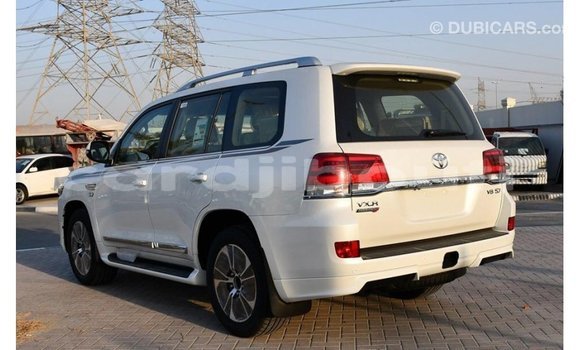 Buy Import Toyota Land Cruiser White Car in Import - Dubai in Ali Sabieh Region Buy Import Toyota Land Cruiser White Car in Import - Dubai in Ali Sabieh Region
