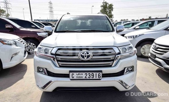 Buy Import Toyota Land Cruiser White Car in Import - Dubai in Ali Sabieh Region Buy Import Toyota Land Cruiser White Car in Import - Dubai in Ali Sabieh Region