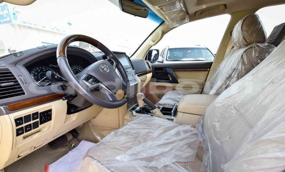 Buy Import Toyota Land Cruiser White Car in Import - Dubai in Ali Sabieh Region Buy Import Toyota Land Cruiser White Car in Import - Dubai in Ali Sabieh Region