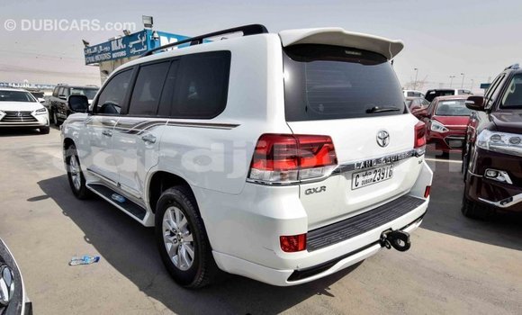 Buy Import Toyota Land Cruiser White Car in Import - Dubai in Ali Sabieh Region Buy Import Toyota Land Cruiser White Car in Import - Dubai in Ali Sabieh Region