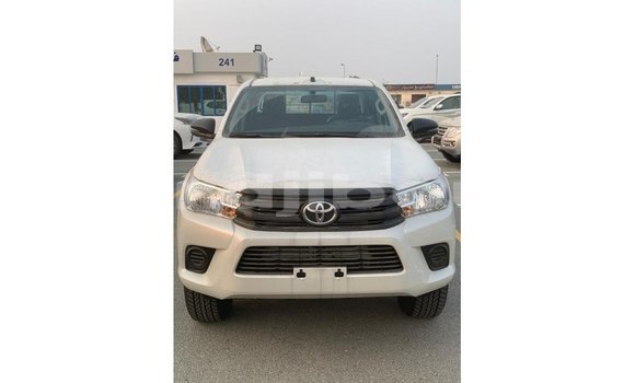 Acheter Import Voiture Toyota Hilux Blanc à Import - Dubai, Ali Sabieh Region Acheter Import Voiture Toyota Hilux Blanc à Import - Dubai, Ali Sabieh Region