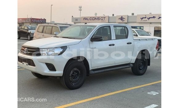 Acheter Import Voiture Toyota Hilux Blanc à Import - Dubai, Ali Sabieh Region Acheter Import Voiture Toyota Hilux Blanc à Import - Dubai, Ali Sabieh Region
