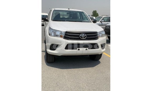Acheter Import Voiture Toyota Hilux Blanc à Import - Dubai, Ali Sabieh Region Acheter Import Voiture Toyota Hilux Blanc à Import - Dubai, Ali Sabieh Region