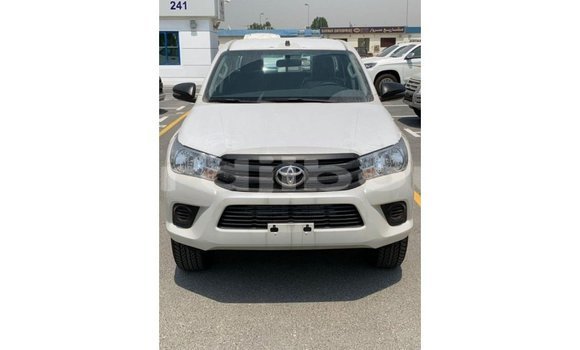 Acheter Import Voiture Toyota Hilux Blanc à Import - Dubai, Ali Sabieh Region Acheter Import Voiture Toyota Hilux Blanc à Import - Dubai, Ali Sabieh Region