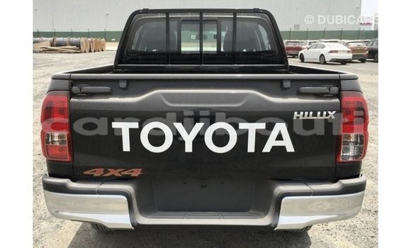 Acheter Import Voiture Toyota Hilux Noir à Import - Dubai, Ali Sabieh Region Acheter Import Voiture Toyota Hilux Noir à Import - Dubai, Ali Sabieh Region