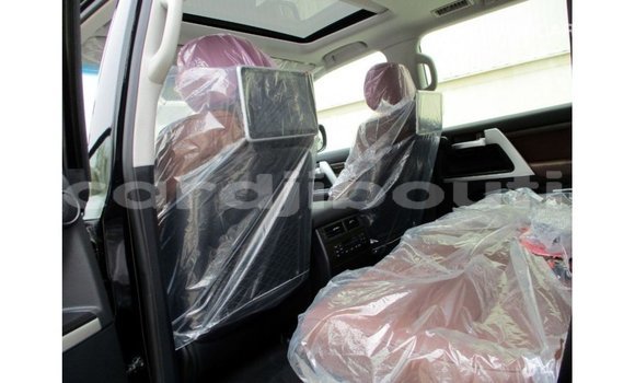 Acheter Import Voiture Toyota Land Cruiser Noir à Import - Dubai, Ali Sabieh Region Acheter Import Voiture Toyota Land Cruiser Noir à Import - Dubai, Ali Sabieh Region