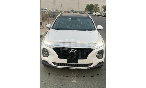 Acheter Import Voiture Hyundai Santa Fe Blanc à Import - Dubai, Ali Sabieh Region Acheter Import Voiture Hyundai Santa Fe Blanc à Import - Dubai, Ali Sabieh Region