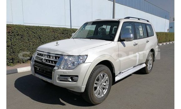 Acheter Import Voiture Mitsubishi Pajero Blanc à Import - Dubai, Ali Sabieh Region Acheter Import Voiture Mitsubishi Pajero Blanc à Import - Dubai, Ali Sabieh Region