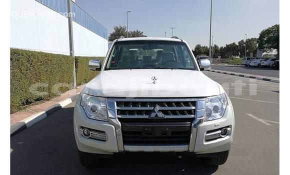 Acheter Import Voiture Mitsubishi Pajero Blanc à Import - Dubai, Ali Sabieh Region Acheter Import Voiture Mitsubishi Pajero Blanc à Import - Dubai, Ali Sabieh Region