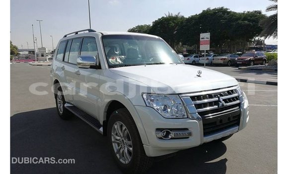 Acheter Import Voiture Mitsubishi Pajero Blanc à Import - Dubai, Ali Sabieh Region Acheter Import Voiture Mitsubishi Pajero Blanc à Import - Dubai, Ali Sabieh Region