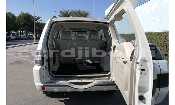 Acheter Import Voiture Mitsubishi Pajero Blanc à Import - Dubai, Ali Sabieh Region Acheter Import Voiture Mitsubishi Pajero Blanc à Import - Dubai, Ali Sabieh Region