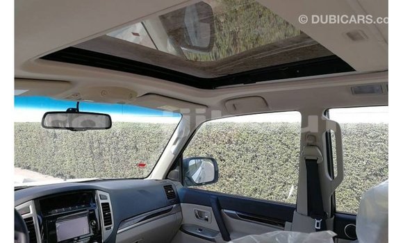 Acheter Import Voiture Mitsubishi Pajero Blanc à Import - Dubai, Ali Sabieh Region Acheter Import Voiture Mitsubishi Pajero Blanc à Import - Dubai, Ali Sabieh Region