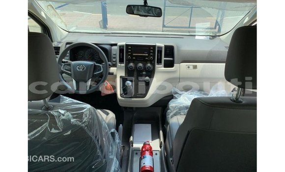 Acheter Import Voiture Toyota Hiace Blanc à Import - Dubai, Ali Sabieh Region Acheter Import Voiture Toyota Hiace Blanc à Import - Dubai, Ali Sabieh Region