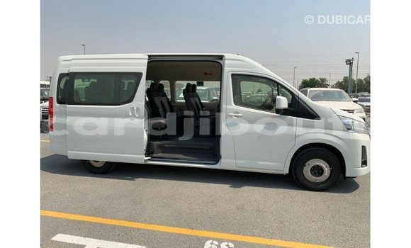 Acheter Import Voiture Toyota Hiace Blanc à Import - Dubai, Ali Sabieh Region Acheter Import Voiture Toyota Hiace Blanc à Import - Dubai, Ali Sabieh Region