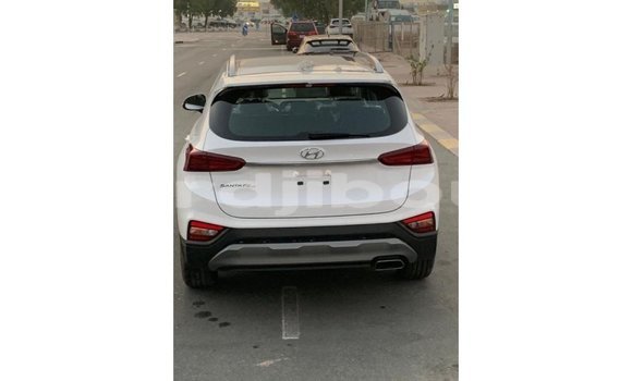 Acheter Import Voiture Hyundai Santa Fe Blanc à Import - Dubai, Ali Sabieh Region Acheter Import Voiture Hyundai Santa Fe Blanc à Import - Dubai, Ali Sabieh Region