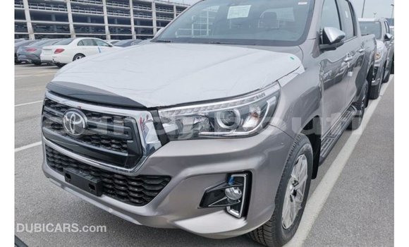 Acheter Import Voiture Toyota Hilux Marron à Import - Dubai, Ali Sabieh Region Acheter Import Voiture Toyota Hilux Marron à Import - Dubai, Ali Sabieh Region