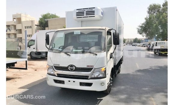 Buy Import Hino 300 Series White Truck in Import - Dubai in Ali Sabieh Region Buy Import Hino 300 Series White Truck in Import - Dubai in Ali Sabieh Region