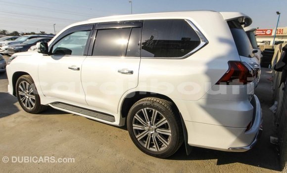 Acheter Import Voiture Lexus LX Blanc à Import - Dubai, Ali Sabieh Region
