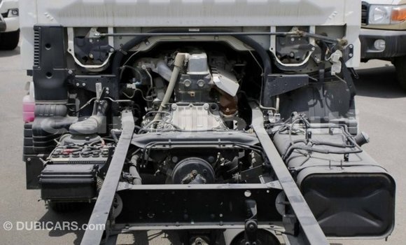 Acheter Import Voiture Mitsubishi Carisma Blanc à Import - Dubai, Ali Sabieh Region Acheter Import Voiture Mitsubishi Carisma Blanc à Import - Dubai, Ali Sabieh Region