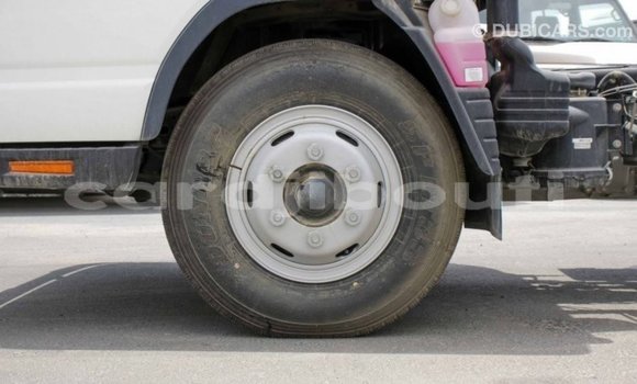 Acheter Import Voiture Mitsubishi Carisma Blanc à Import - Dubai, Ali Sabieh Region Acheter Import Voiture Mitsubishi Carisma Blanc à Import - Dubai, Ali Sabieh Region