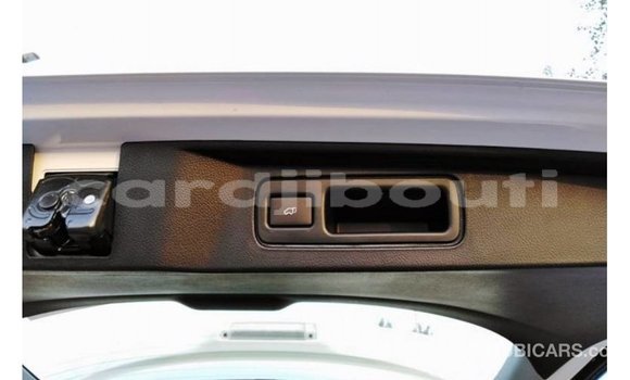 Acheter Import Voiture Toyota Fortuner Blanc à Import - Dubai, Ali Sabieh Region Acheter Import Voiture Toyota Fortuner Blanc à Import - Dubai, Ali Sabieh Region